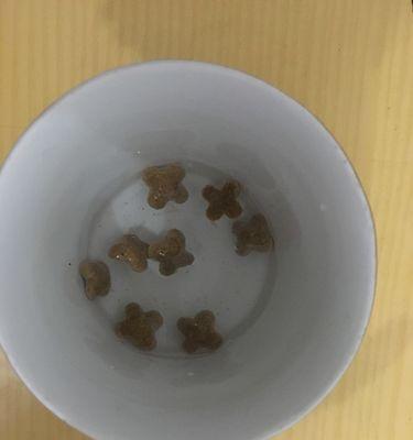 幼犬喂食50粒狗粮的后果是什么？（以狗粮不足喂食幼犬会对其健康造成哪些影响？）
