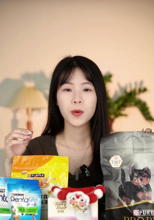 以犬出生后多久吃初乳的重要性（初乳喂养对幼犬健康发育的关键作用）